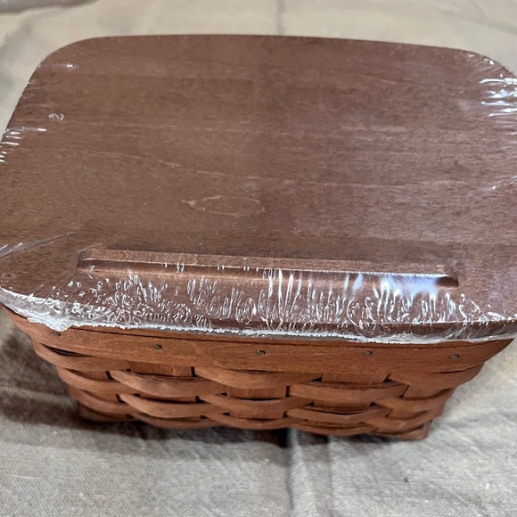 Longaberger 2008 Recipe Basket and Lid - Rich Brown; Excellent Condition - Picture 2 of 8